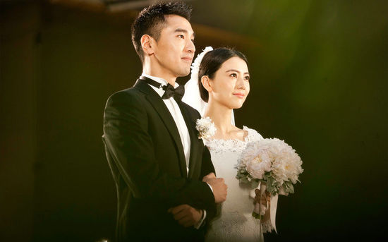 宋慧乔和杨幂谁更漂亮,杨幂和宋仲基一起在日本看秀