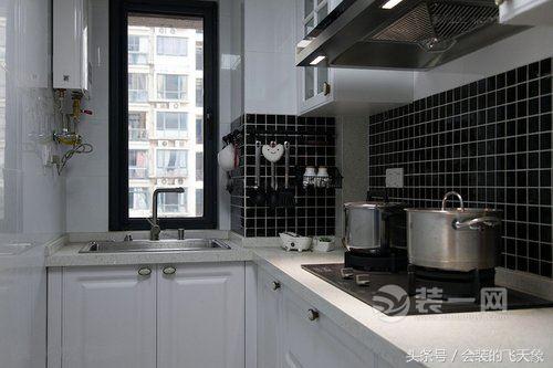 单身女青年北欧风格文艺家,沈阳中海和平之门85平2室2厅,电视背景墙凿个书架