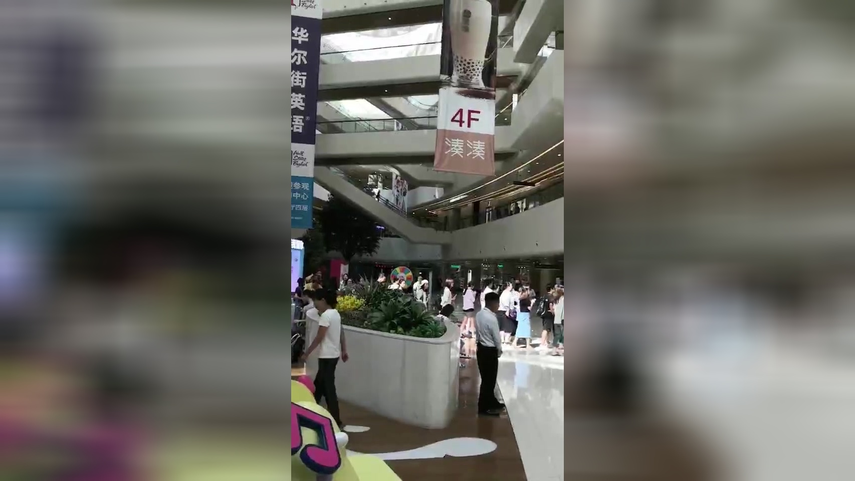 1万多人排队的网红奶茶店,有什么特别火的网红奶茶店