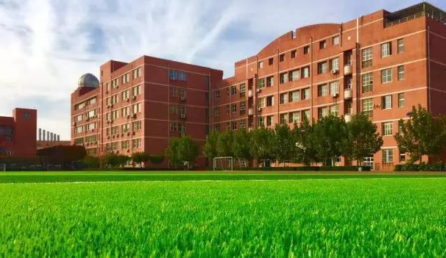 用心做教育感谢家长们的信任,用心做教育的学校