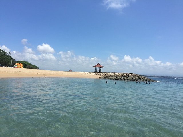 巴厘岛雨季旅游攻略图,巴厘岛的蓝梦岛值得去吗