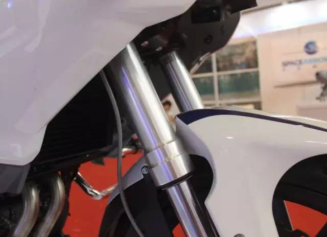 蓝巡300新款价格,300蓝圈夜光效果