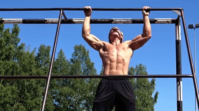 能完成十次单手俯卧撑,能做100个俯卧撑为什么单杠拉不动