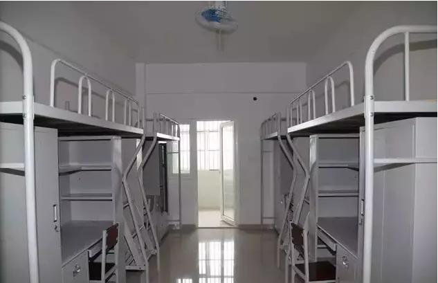 学长带你逛校园西安翻译学院,西安翻译学院学姐带你练口语