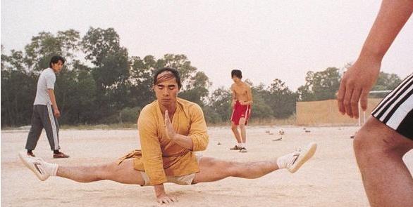 周星驰电影少林足球深度解析,少林足球演员评价周星驰