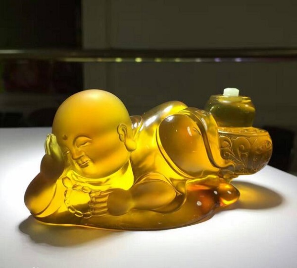 缅甸琥珀哪种最值得收藏,缅甸琥珀盘玩与变化