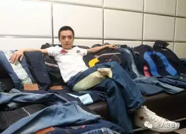 如何闭着嘴把妞给泡了?