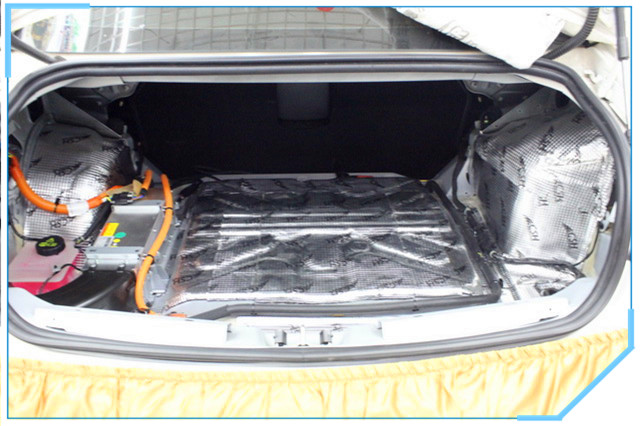 上海音豪汽车音响改装,荣威550隔音条安装