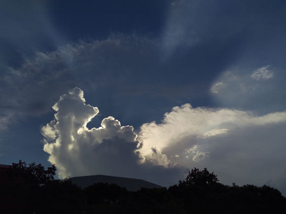 htc蝴蝶3红色,htc蝴蝶3怎么样