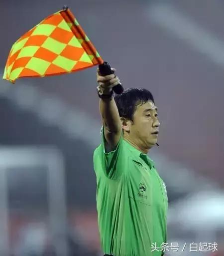 中国足球裁判职业裁判和业余裁判,裁判不专业行为