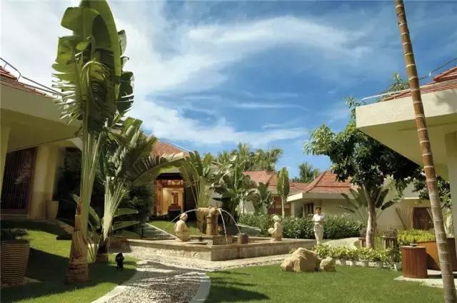 三亚亚龙湾有专属海滩酒店,中国最美丽的亚龙湾