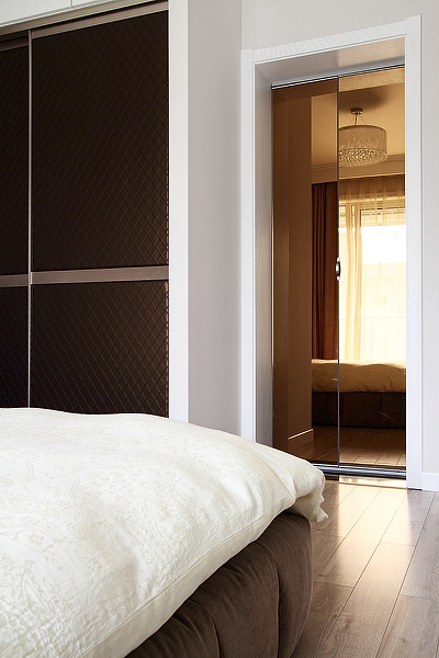 武汉老园艺师只因老伴喜爱花儿,果断把卧室窗台巧变花园式榻榻米!