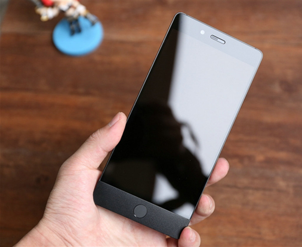 锤子坚果pro当时售价多少,锤子坚果pro2s白色