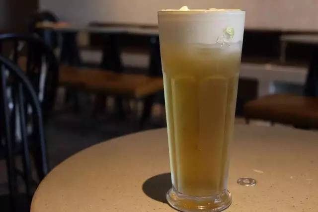 长大后茶饮店就像江湖的高手,一代起一代落但能真正成为新闻暴风眼的真的只有喜茶