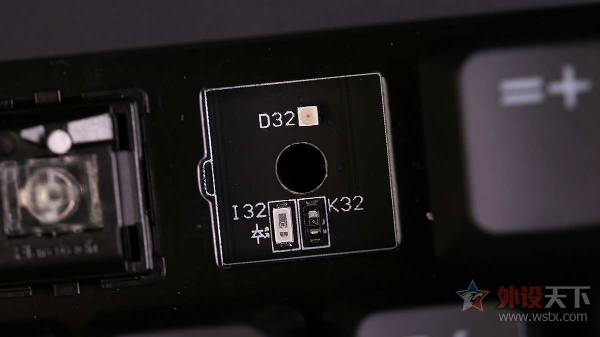 akkoducky联名键盘,akkoducky粉色键盘