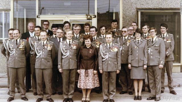 奔驰g级和切诺基,奔驰g和大切诺基