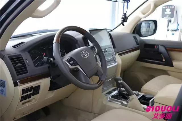 白色陆巡熏黑套件,白色新款陆巡内饰