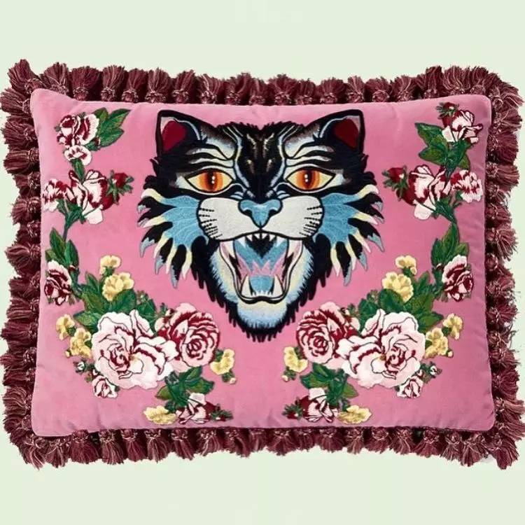 gucci创意插图,gucci要礼盒装还是礼袋装