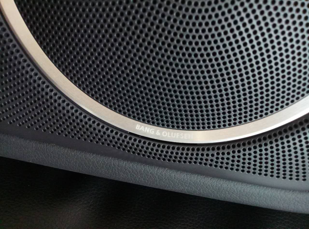 奥迪a4lbo音响2020款,奥迪a4lbo音响6件套