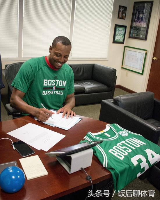 1美元的合同,那个挨了11刀的男人要退役了,职业生涯数据足够亮眼