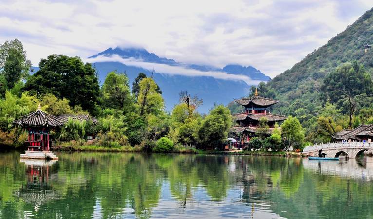 云南旅游全攻略自由行美食,别再问攻略