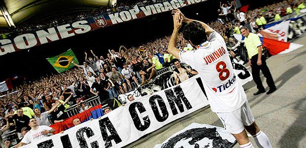 足坛8号球衣代表人物,盘点身穿10号球衣的球员照片