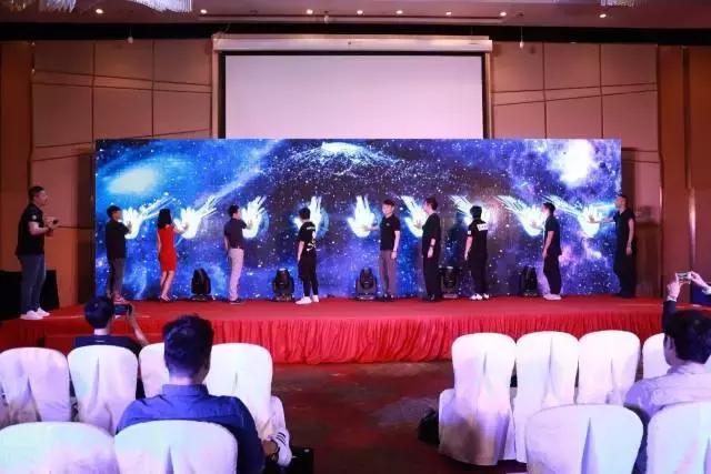 低分号卖得比高分号还好，我只在中国见过