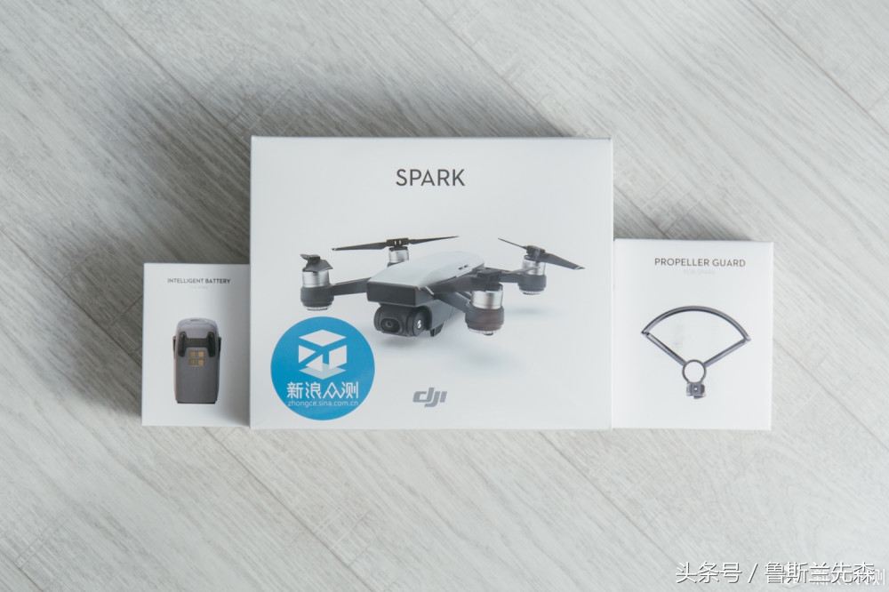 大疆精灵航拍机,大疆晓对比大疆精灵3