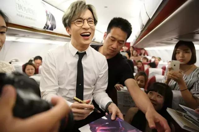 首都航空:三万英尺音乐梦,谦谦来了