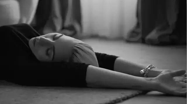 刘雯倪妮穿衣搭配图,杨幂刘雯谁最漂亮