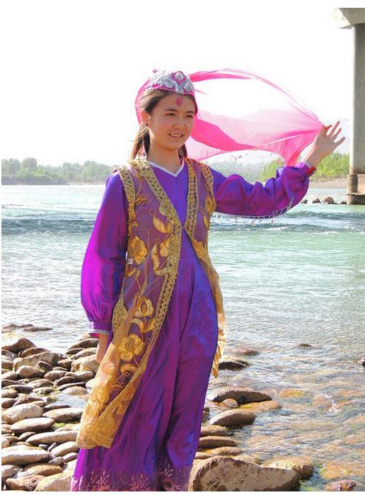 少数民族怪异服饰视频,少数民族诡异服饰