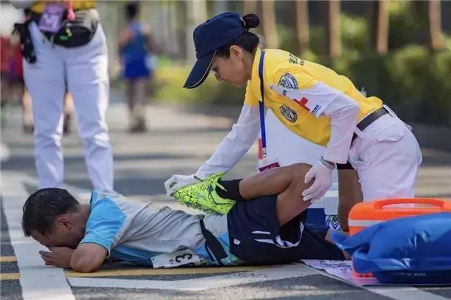 痛到痉挛怎么解决,胸部一阵抽筋疼