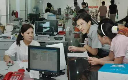 吴江社保卡在外地就医,吴江医保卡跟个人社保卡一样吗