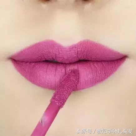 终于知道为什么明星们都爱扎这款气质甜美蛋卷头，迷人优雅又时尚，快来试试吧