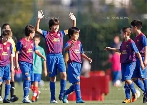 梅西大空翼完整视频,大空翼凌空抽射梅西