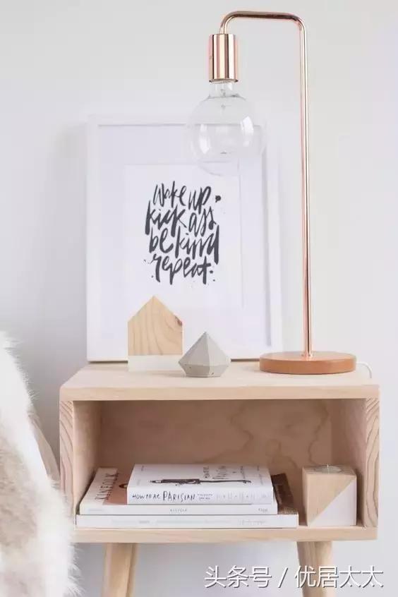 你的床屏该变变样子了，不要只会挂婚纱照了