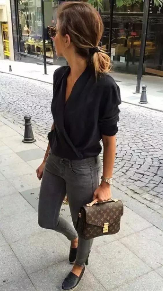 lv邮差包经典款式,lv最值得购买的款式