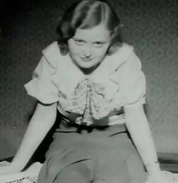 集中营里的“女皇”，剥皮做“艺术品”是她最大的乐趣，德国亲手将她送进监狱