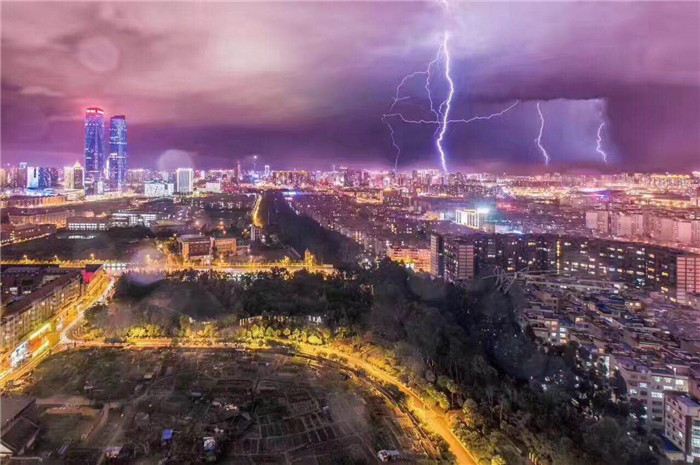 鏆撮洦琚煄韬奖瑙嗛,鏆撮洦琚煄杞﹁締琛屼汉瑙嗛