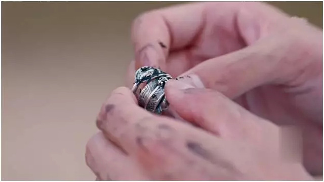 楚乔传明显的漏洞,楚乔传银饰指间刃发黑