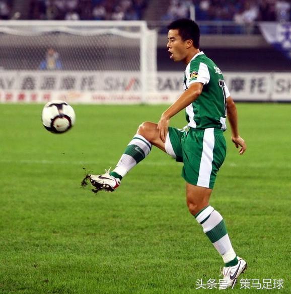 上海上港的队长是谁,现在上海上港队长是谁