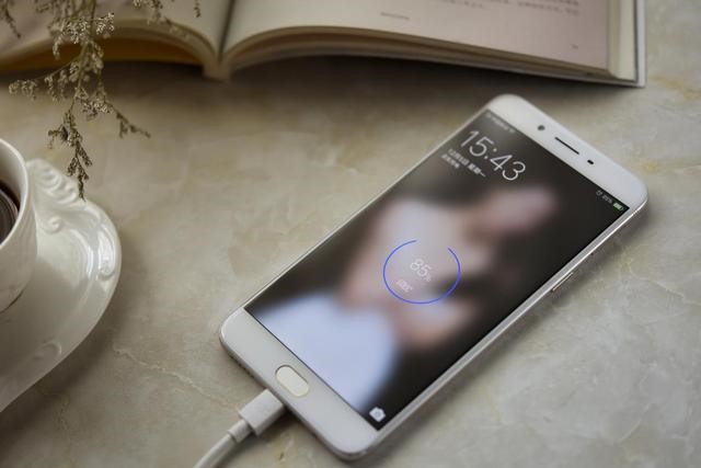 oppor9s 使用一周后说说感受 (oppor9s真正的缺点和优点)