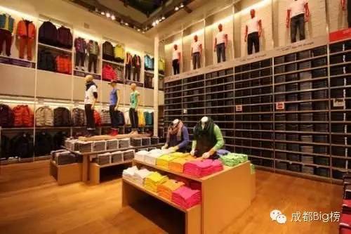 这店里的东西实用便宜也好看,但总觉得哪里不对