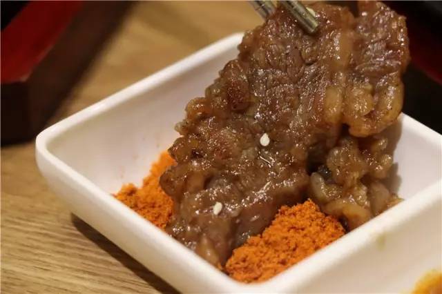 一碗不正经的肥牛饭,下班去哪吃