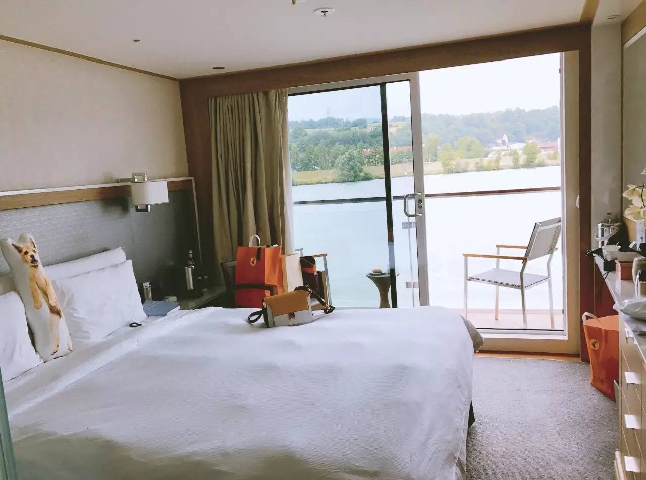 我生活在妙不可言的等待中,我们的生活在妙不可言的等待中