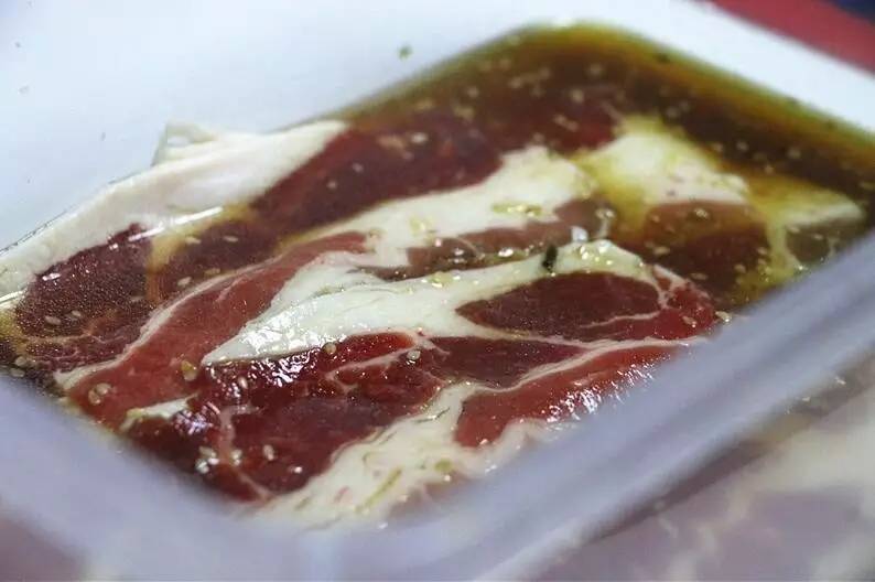 一碗不正经的肥牛饭,下班去哪吃