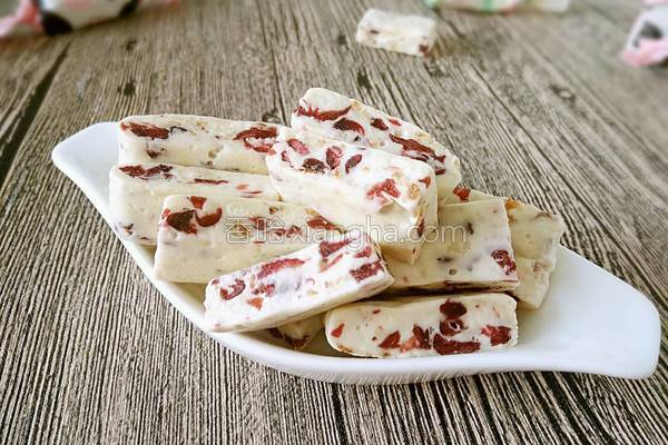 蔓越莓牛轧糖,蔓越莓牛轧糖紫色