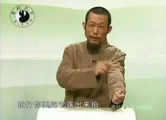 在国内混不下去的“神医”们，远眺海外，目露“金光”……侨胞们要当心了！