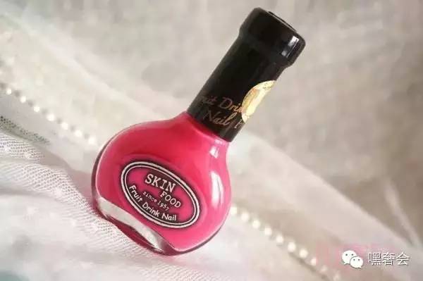 怎么给女朋友挑好看的美甲,给女朋友买指甲油