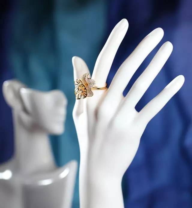 为什么人家送块铁都能博得欢心，而你掏个肾还会被她嫌弃？